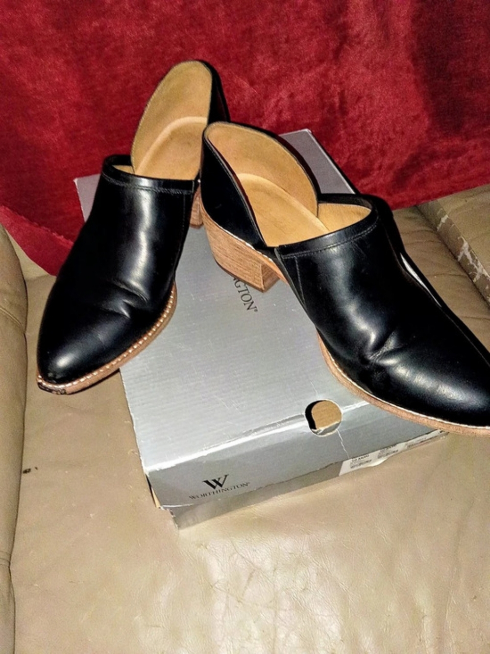 Worthington Women's Black Pointed-Toe Mules